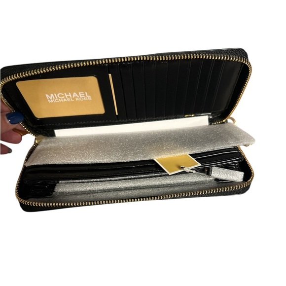 Michael Kors Jet Set Travel Continental Wallet NWT - Picture 2 of 3